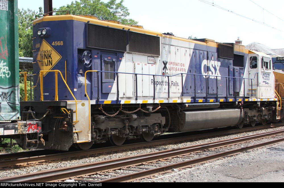 CSX 4568 on M409